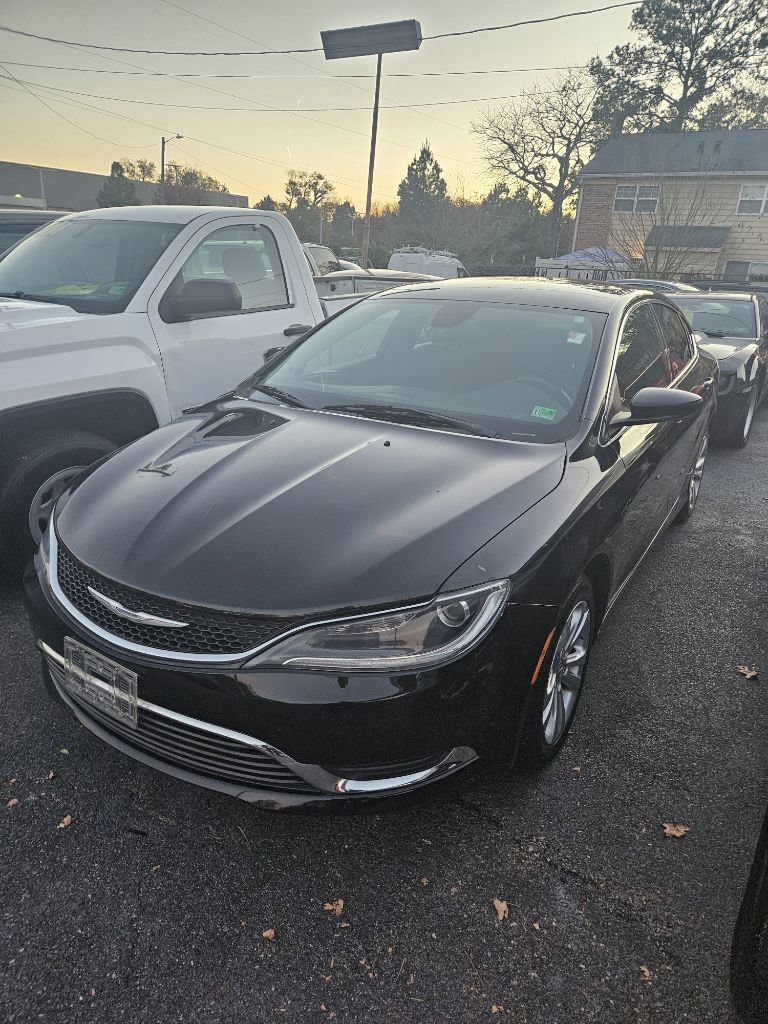 Used 2015 Chrysler 200 Limited image 3