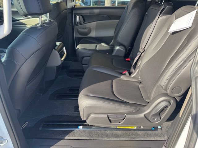 New 2026 Kia Carnival image 13