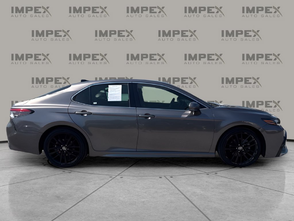 Used 2021 Toyota Camry XSE FWD image 6