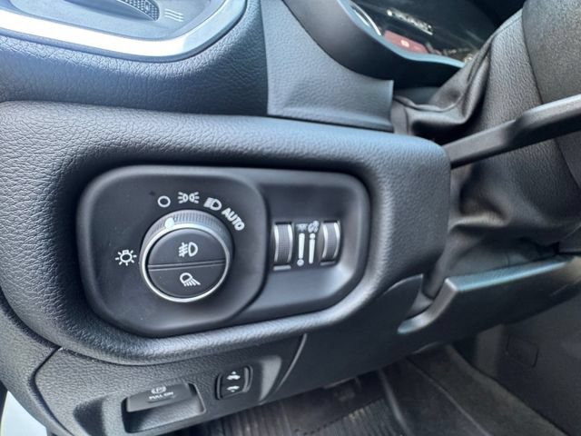 Used 2022 RAM 1500 Laramie AWD/4WD image 6