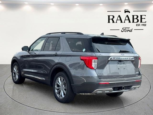 Used 2023 Ford Explorer XLT w/ Equipment Group 202A AWD/4WD image 9