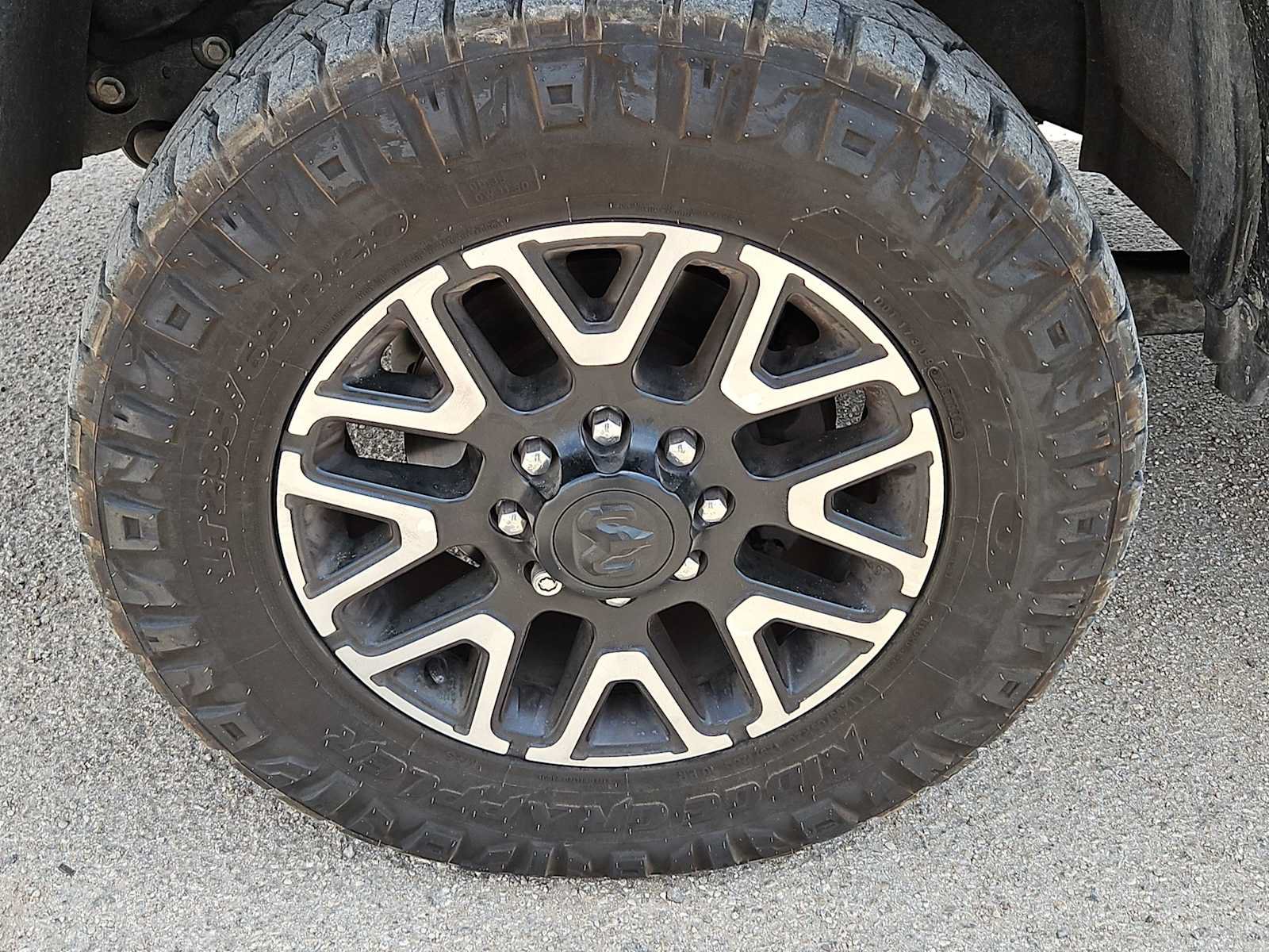 Used 2025 RAM 2500 Limited AWD/4WD image 12