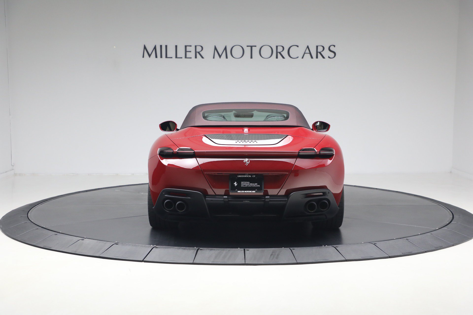 Certified 2025 Ferrari Roma Spider RWD image 30