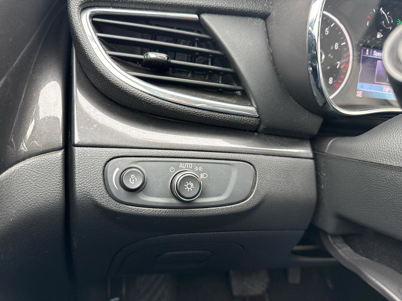 Used 2019 Buick Encore Preferred FWD image 26