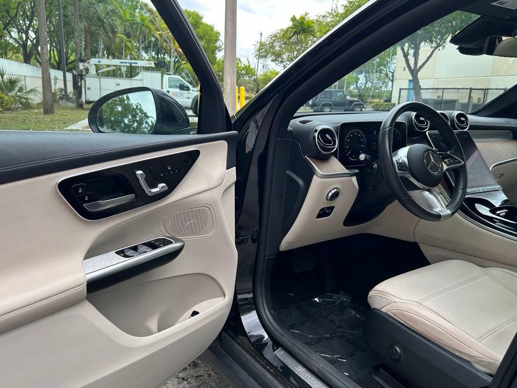 Used 2024 Mercedes-Benz GLC 300 4MATIC image 15