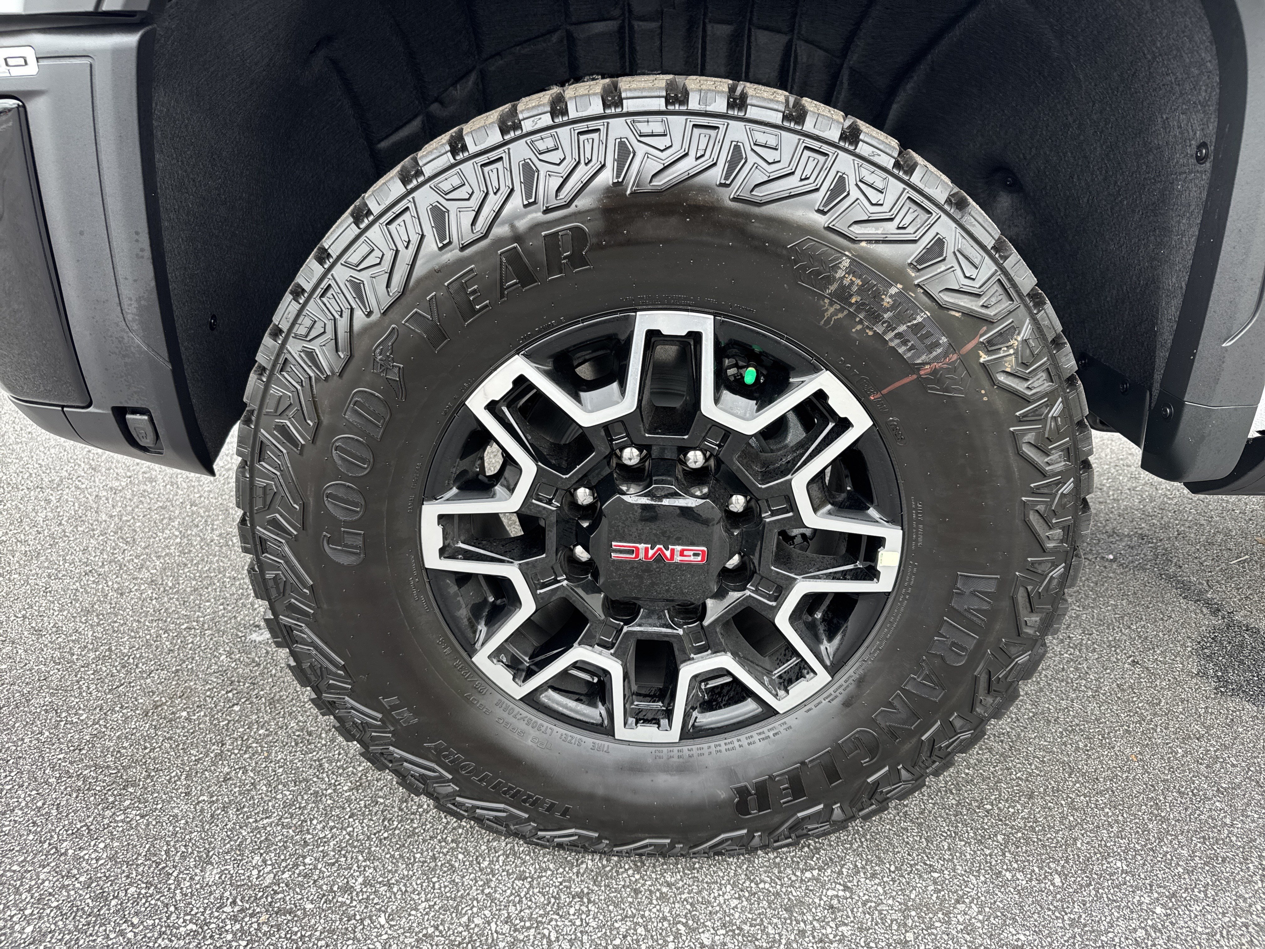 New 2026 GMC Sierra 2500 AT4X AWD/4WD image 13