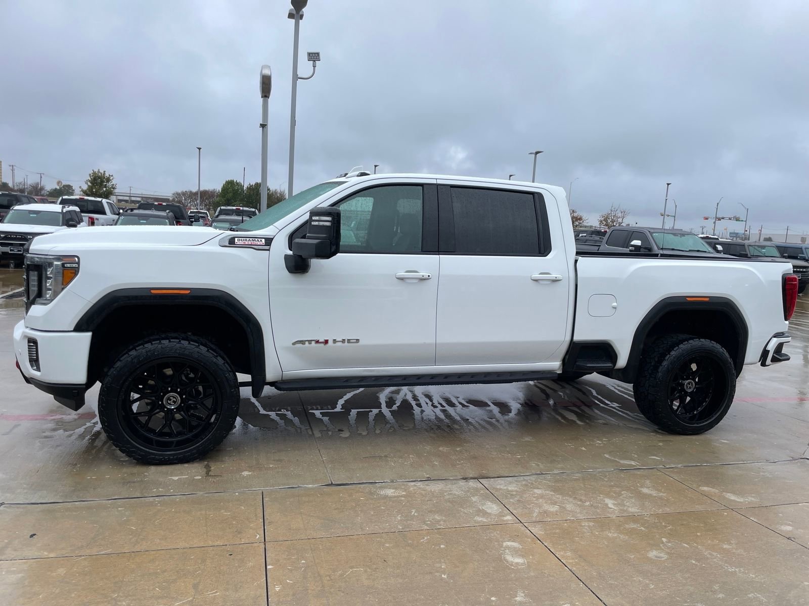 Used 2021 GMC Sierra 2500 AT4 w/ AT4 Premium Plus Package image 2