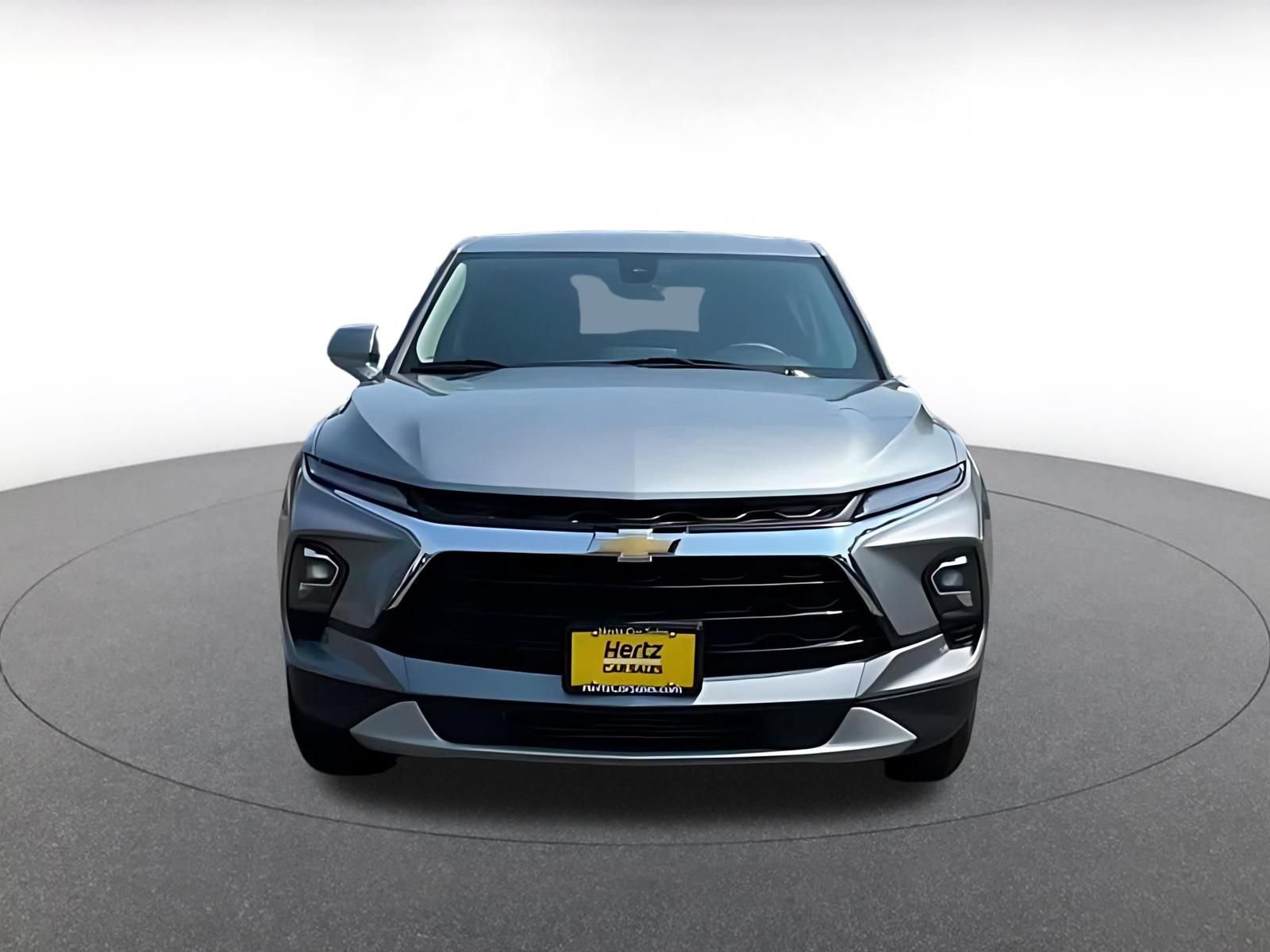 Used 2025 Chevrolet Blazer LT FWD image 4