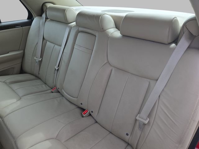 Used 2011 Cadillac DTS Luxury image 14