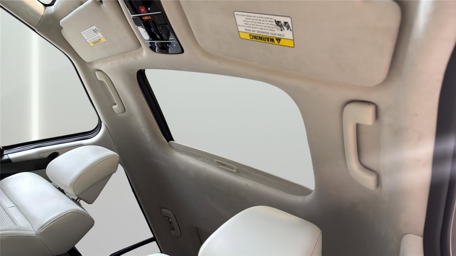 Used 2025 Hyundai Santa Fe Calligraphy AWD/4WD image 18