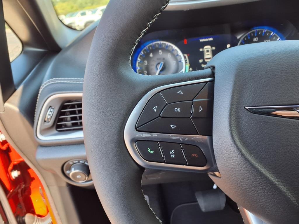 New 2026 Chrysler Pacifica Select image 15