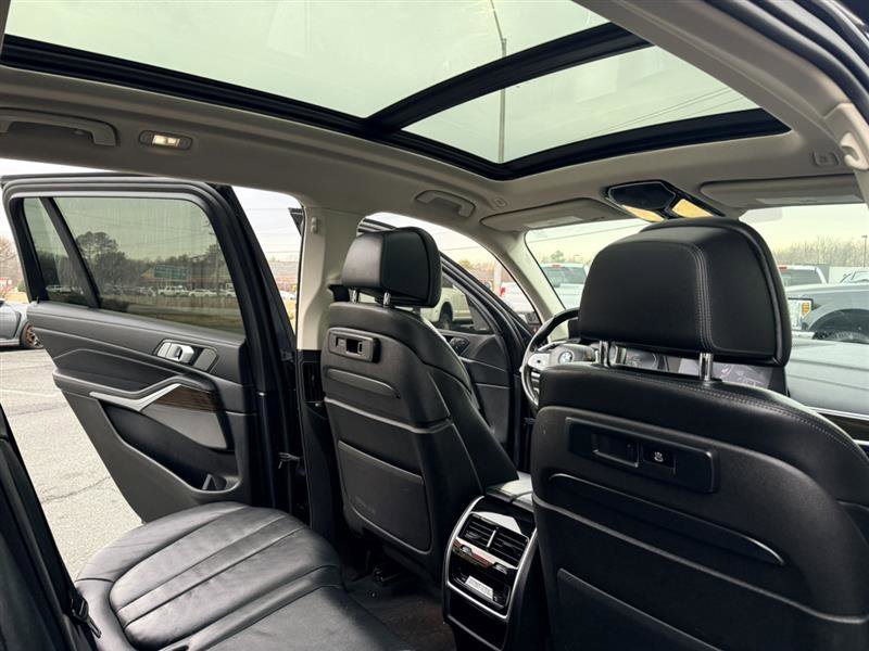 Used 2020 BMW X7 xDrive40i w/ Parking Assistance Package image 20
