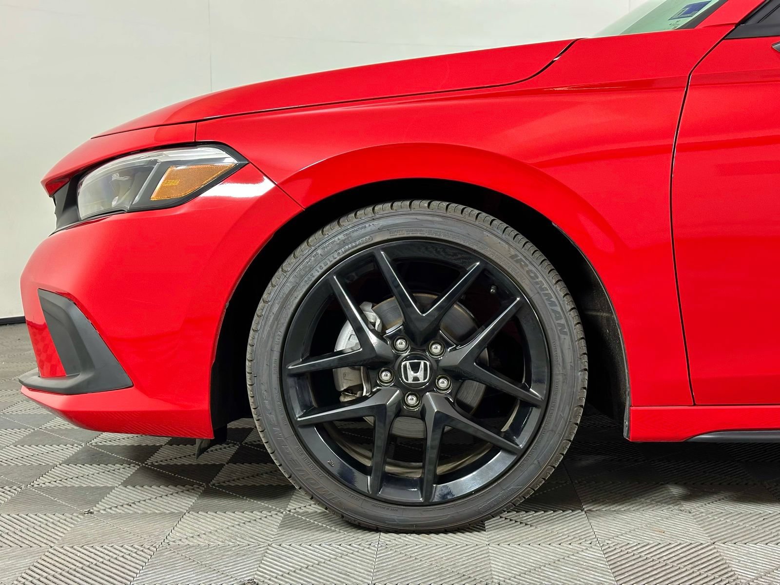Used 2025 Honda Civic Sport image 2
