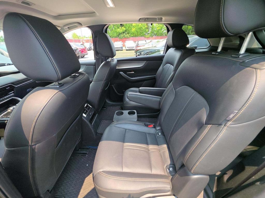 Used 2024 MAZDA CX-90 Plug-In Hybrid w/ Preferred AWD/4WD image 8