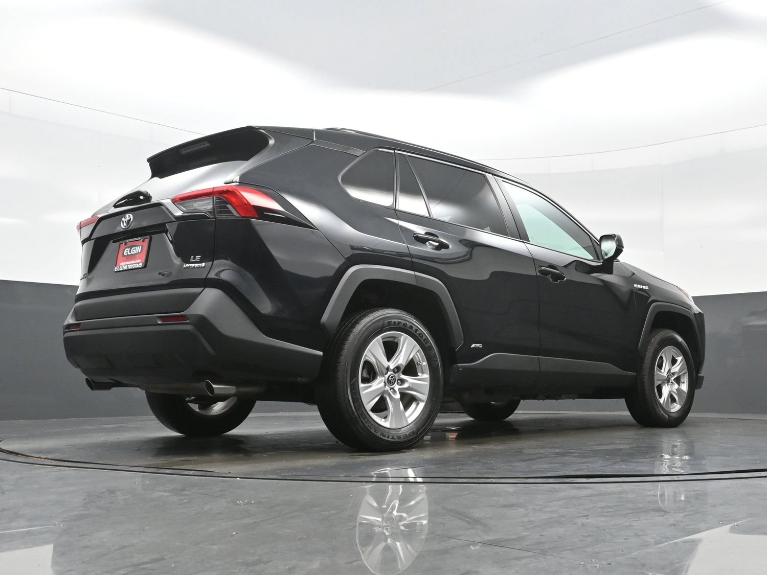 Used 2021 Toyota RAV4 LE AWD/4WD image 29