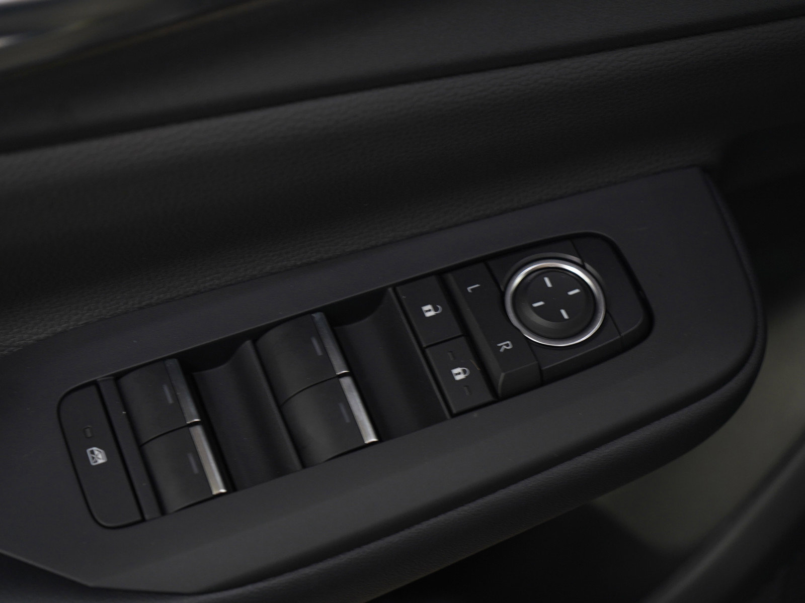 Used 2025 Toyota Prius AWD image 22