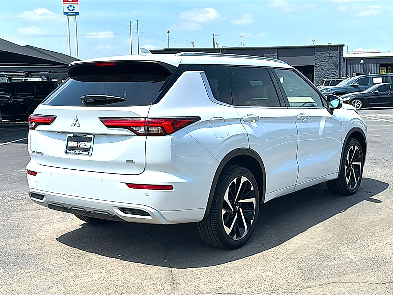 Used 2023 Mitsubishi Outlander SEL FWD image 8