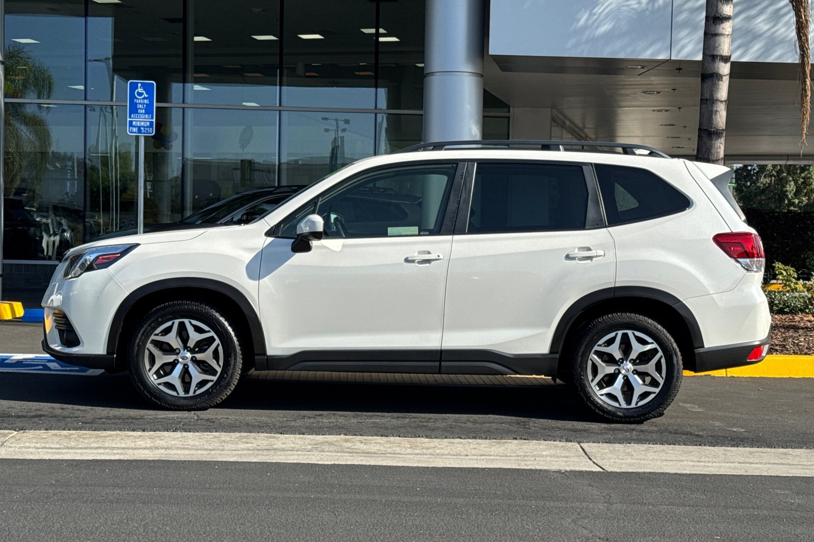 Certified 2023 Subaru Forester Premium AWD/4WD image 7