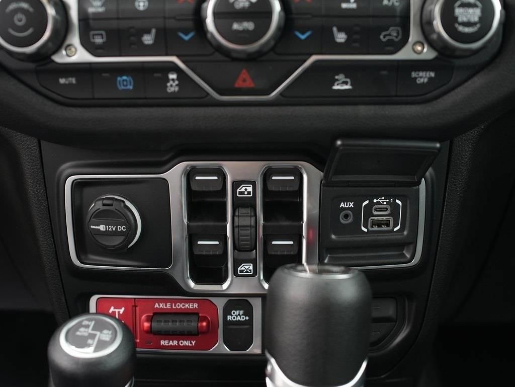 Used 2024 Jeep Wrangler Unlimited image 25