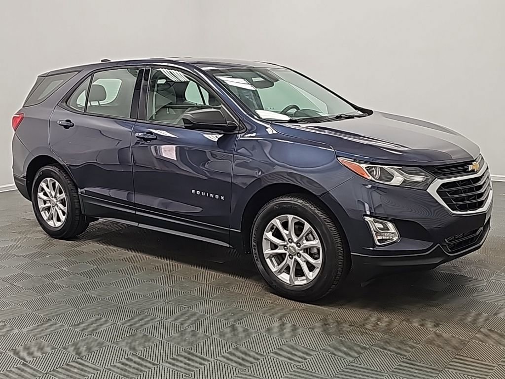 Used 2019 Chevrolet Equinox LS image 2