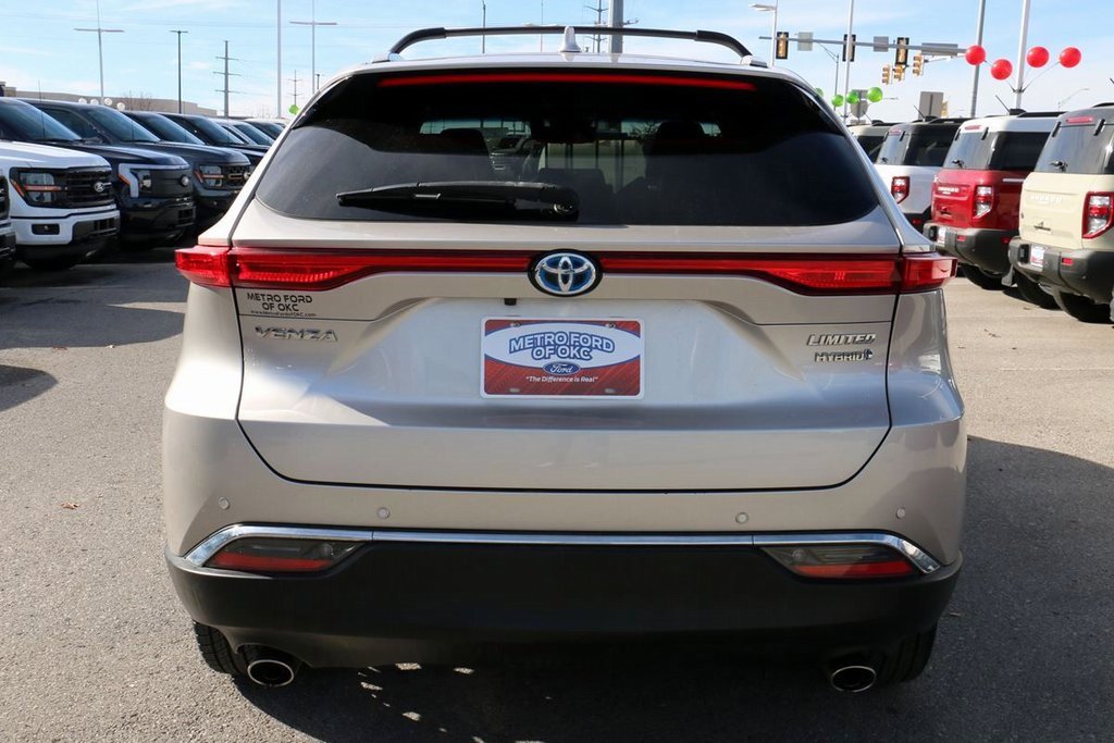 Used 2021 Toyota Venza Limited image 6