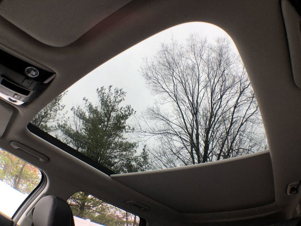 Used 2022 Kia Sorento EX w/ Panoramic Sunroof Package image 42