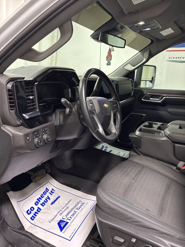 Used 2024 Chevrolet Silverado 2500 LT w/ Convenience Package image 13