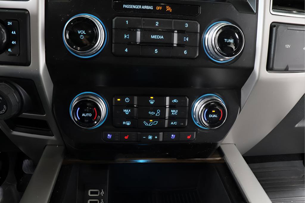 Used 2019 Ford F150 Lariat w/ Equipment Group 502A Luxury image 10