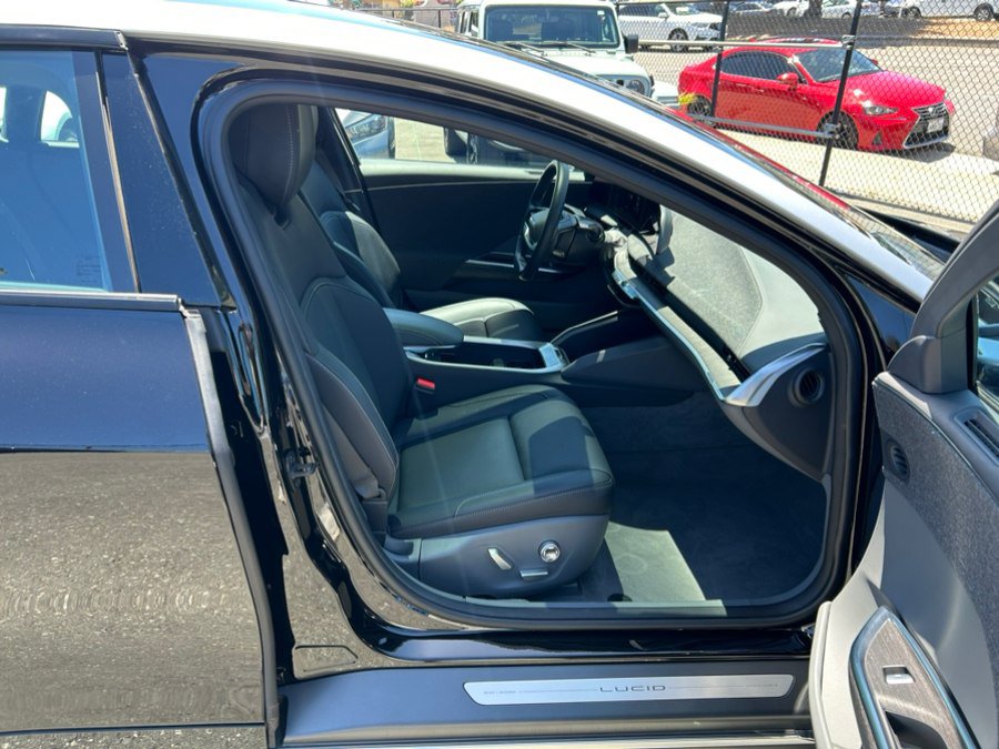 Used 2024 Lucid Air Touring AWD/4WD image 32