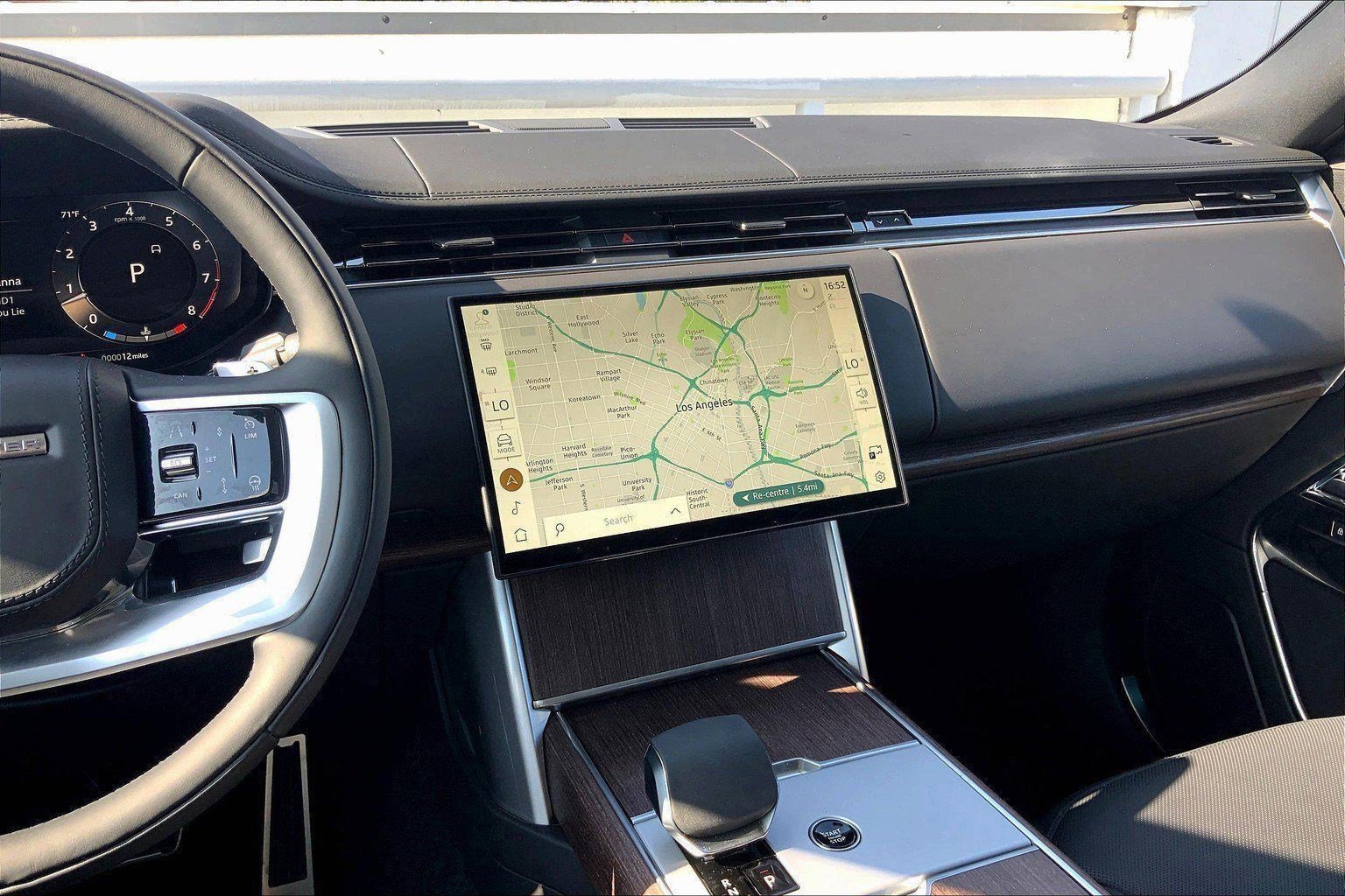 New 2025 Land Rover Range Rover Long Wheelbase SE AWD/4WD image 11