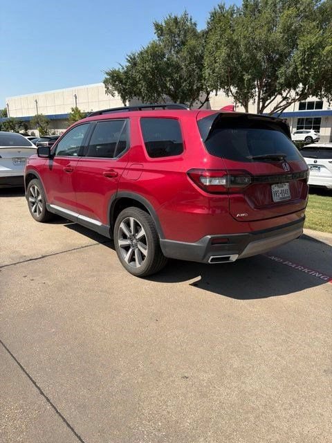Used 2024 Honda Pilot Touring image 3
