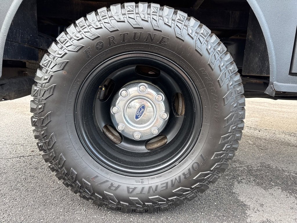 Used 2017 Ford F350 Lariat w/ Chrome Package image 11