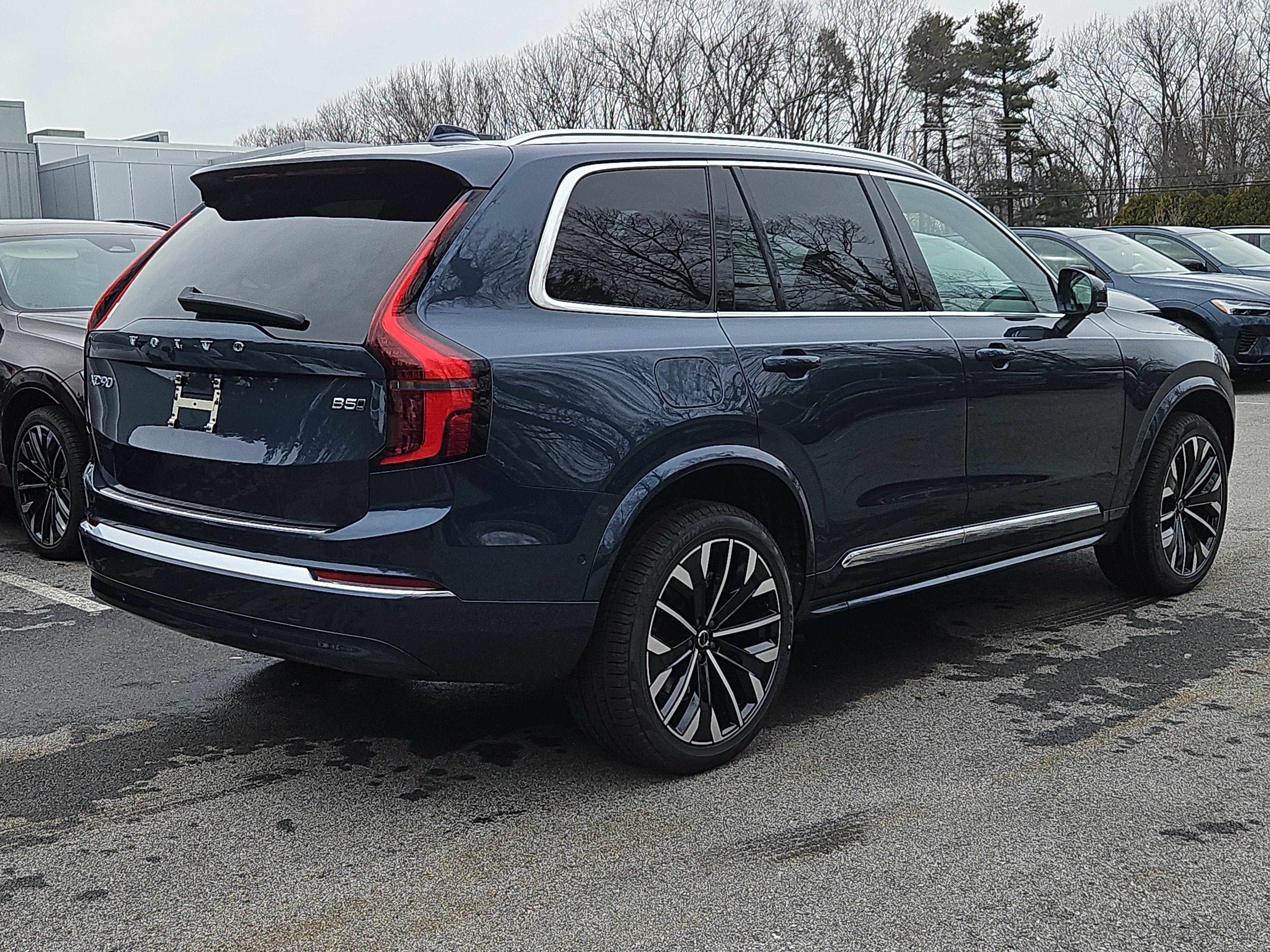 New 2026 Volvo XC90 B5 Plus w/ Protection Package Premier image 2