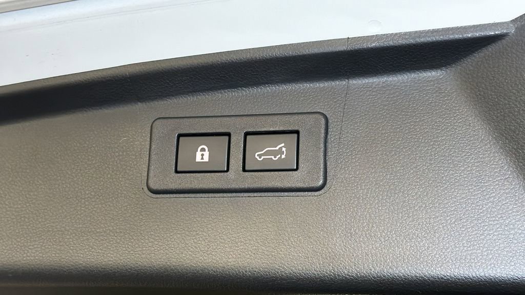 Used 2024 Subaru Outback Touring XT AWD/4WD image 17