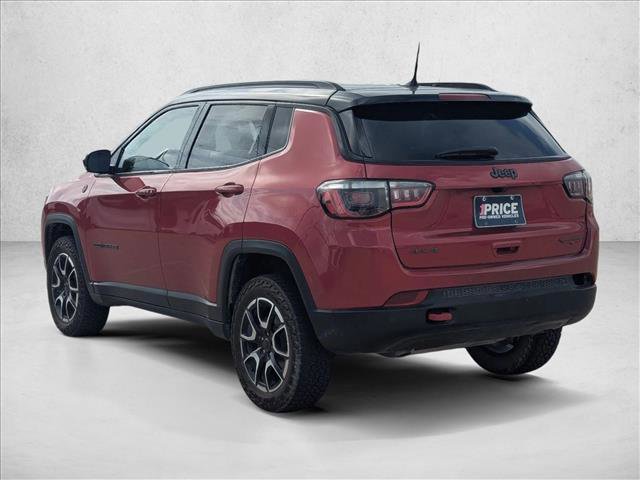 Used 2025 Jeep Compass Trailhawk image 7