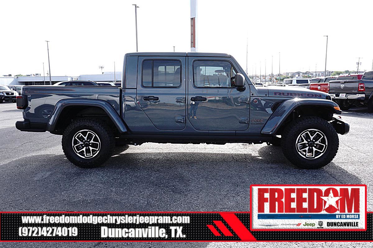 Certified 2025 Jeep Gladiator Rubicon w/ Convenience Group AWD/4WD image 4
