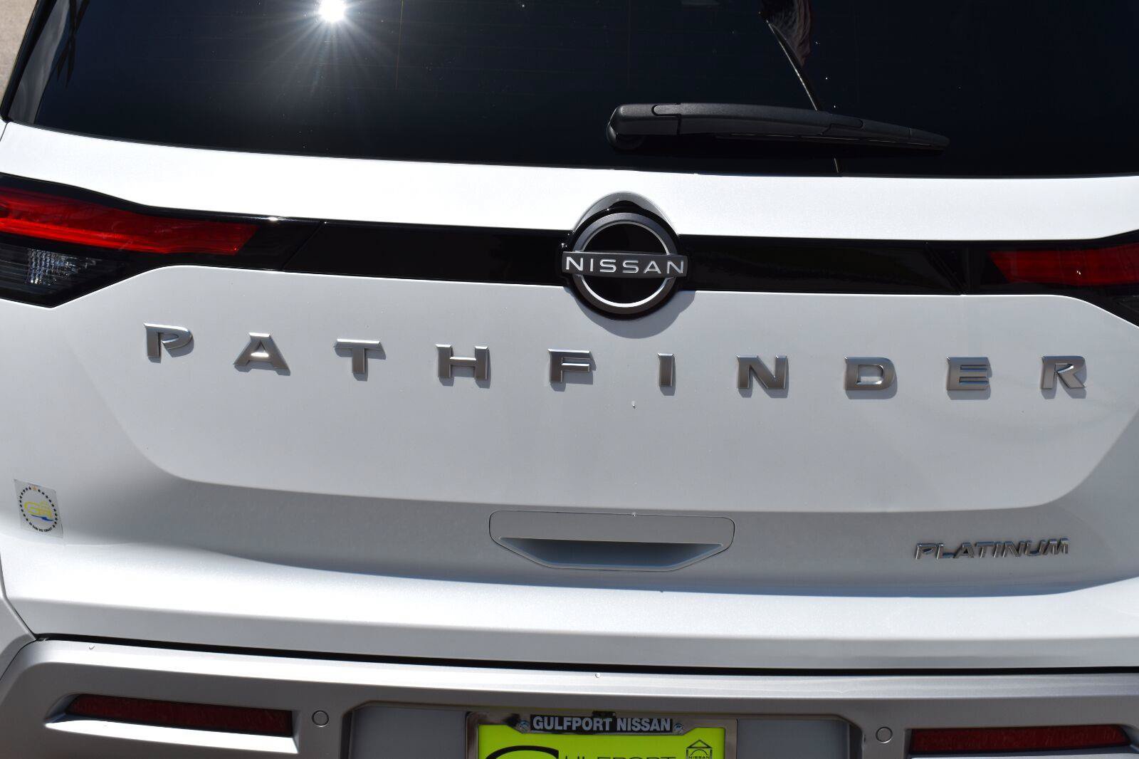 Used 2025 Nissan Pathfinder Platinum w/ Cargo Package FWD image 8
