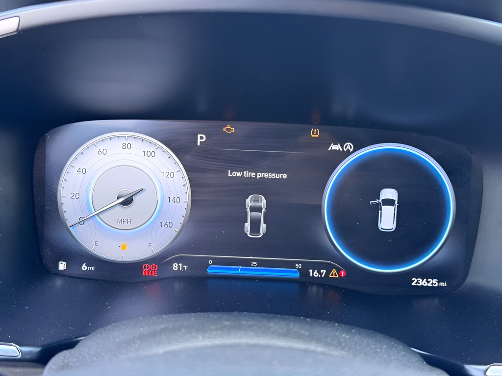 Used 2022 Hyundai Santa Fe SEL w/ Convenience + Premium Package FWD image 8