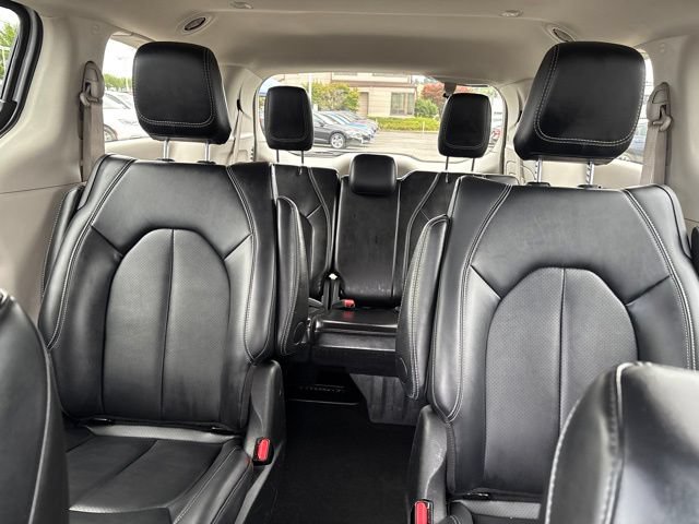 Used 2024 Chrysler Pacifica Limited FWD image 30