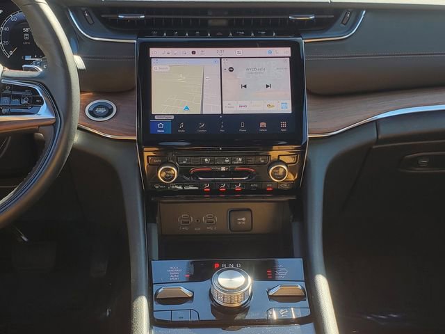 Used 2023 Jeep Grand Cherokee L Summit w/ Advanced Protech Group IV image 37