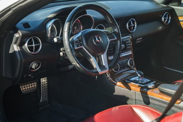 Used 2016 Mercedes-Benz SLK 300 image 20