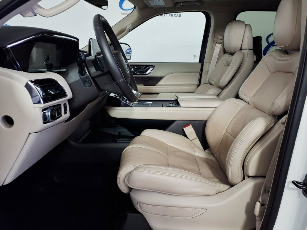 Used 2021 Lincoln Navigator Reserve w/ Luxury Package RWD image 7