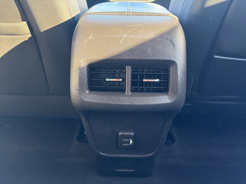 Used 2024 GMC Terrain SLT image 23