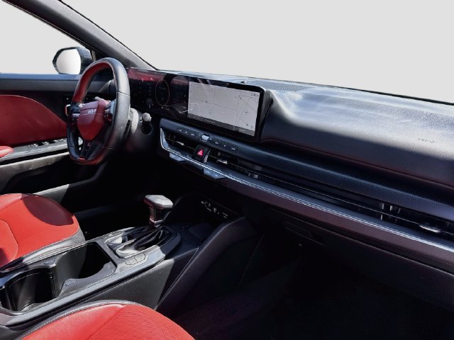 Used 2025 Kia K4 GT-Line w/ GT-Line Premium Package FWD image 30