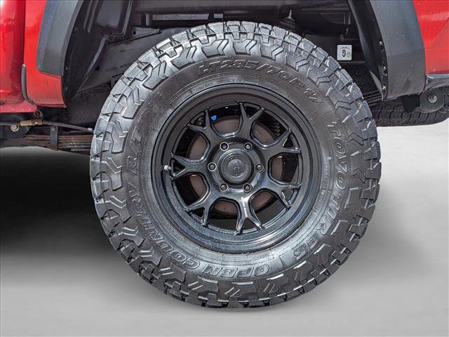 Used 2019 Toyota Tacoma TRD Off-Road w/ Technology Package AWD/4WD image 23