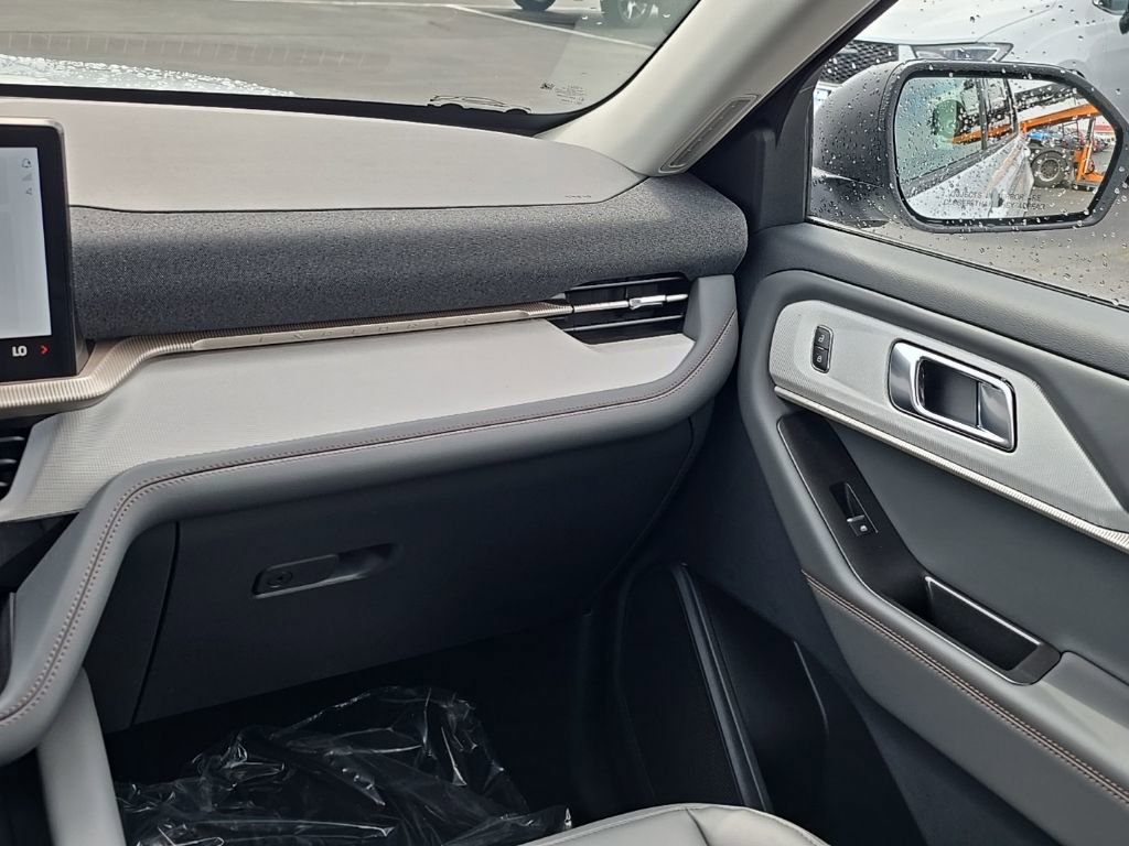 New 2026 Ford Explorer Active image 17