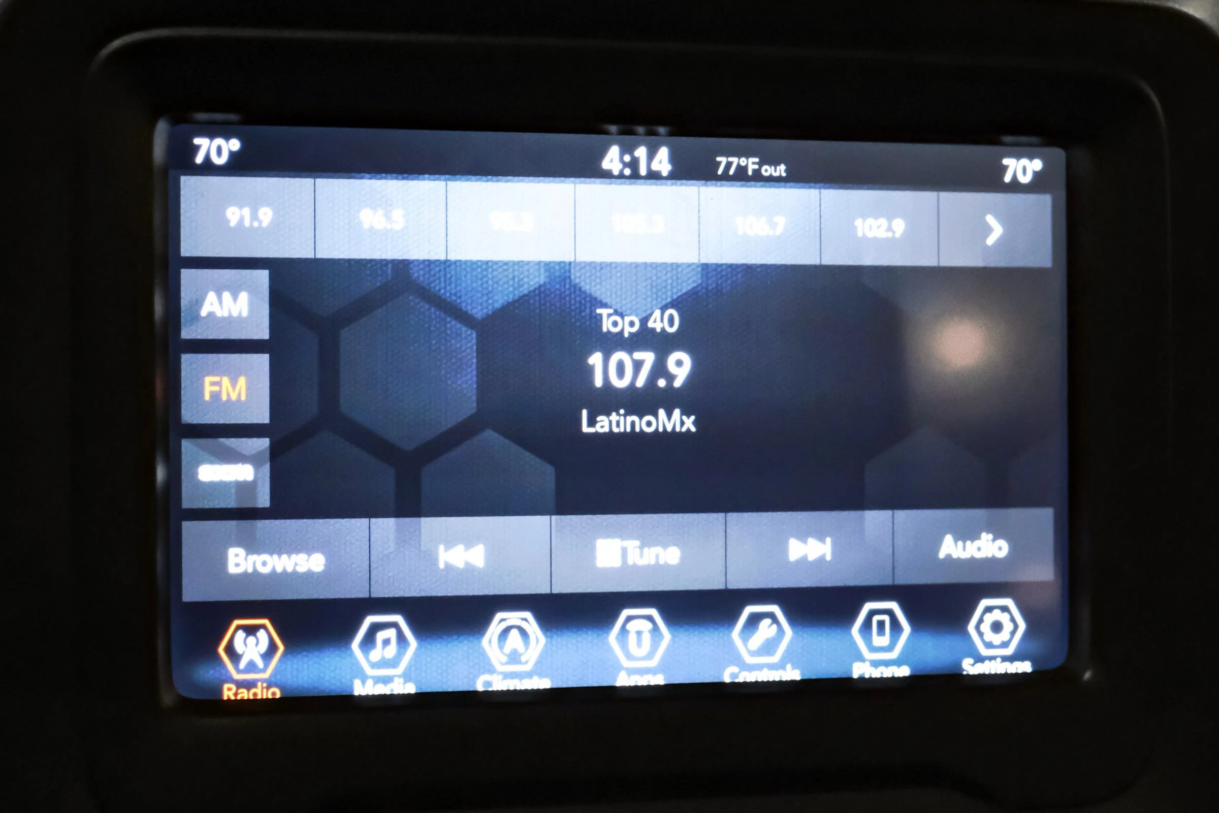 Used 2018 Jeep Renegade Limited w/ Advanced Technology Group AWD/4WD image 26
