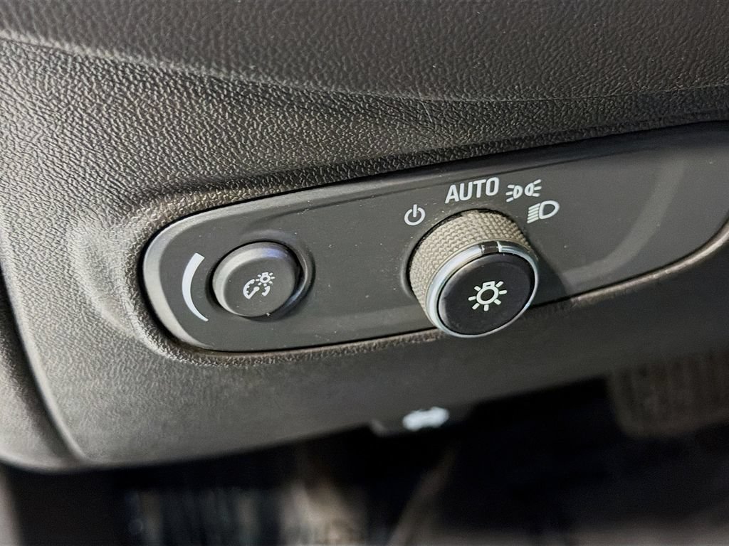 Used 2021 Chevrolet Equinox LT FWD image 12