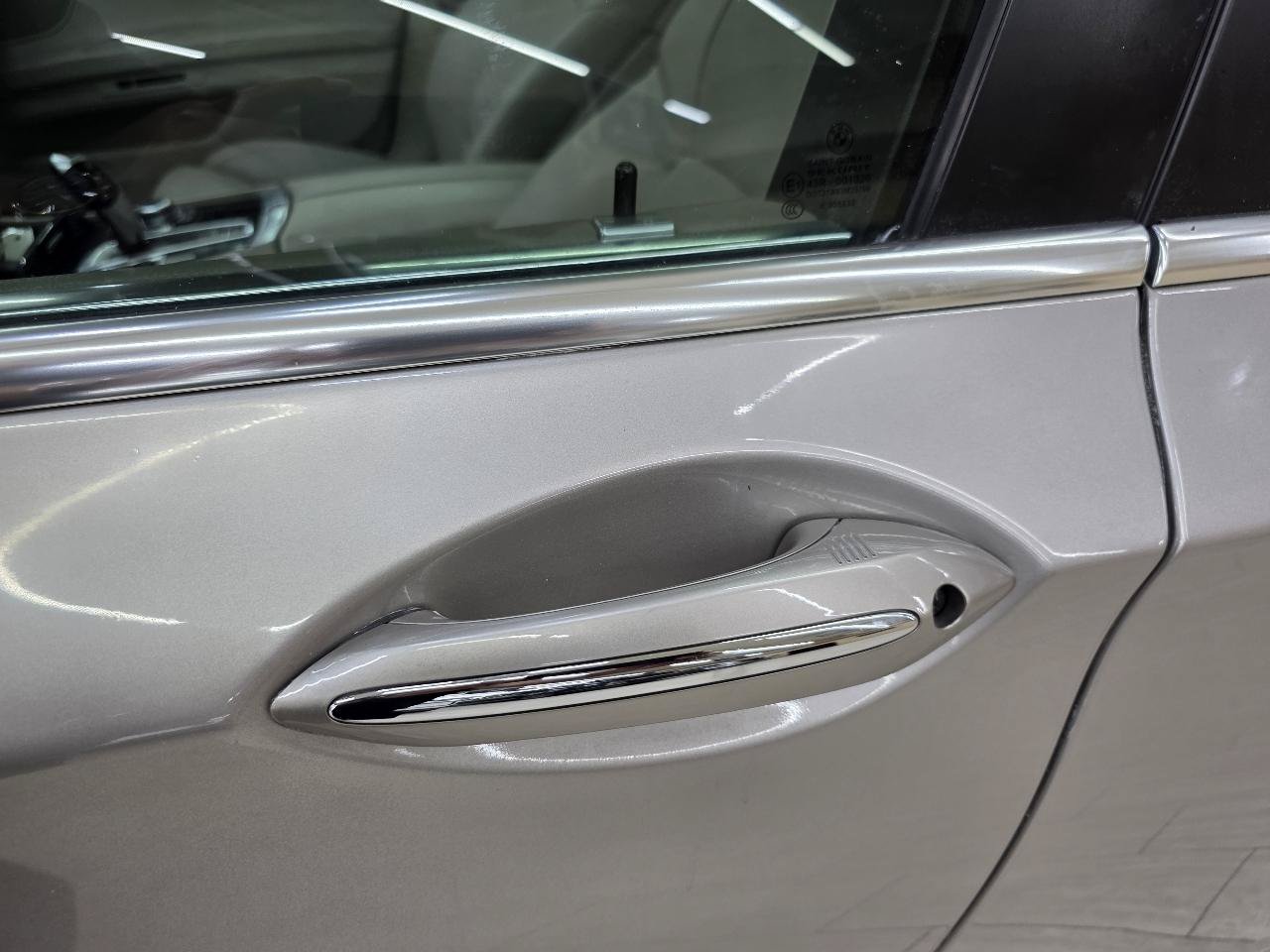 Used 2011 BMW 750Li xDrive AWD/4WD image 11