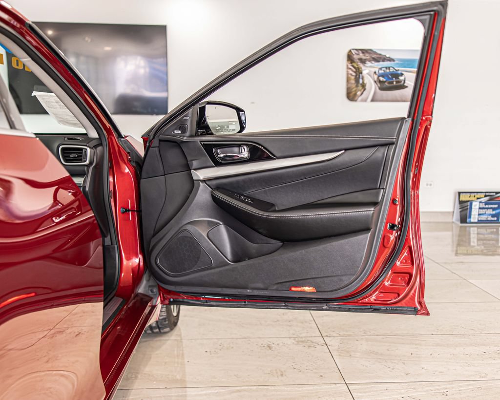 Used 2023 Nissan Maxima SL FWD image 42